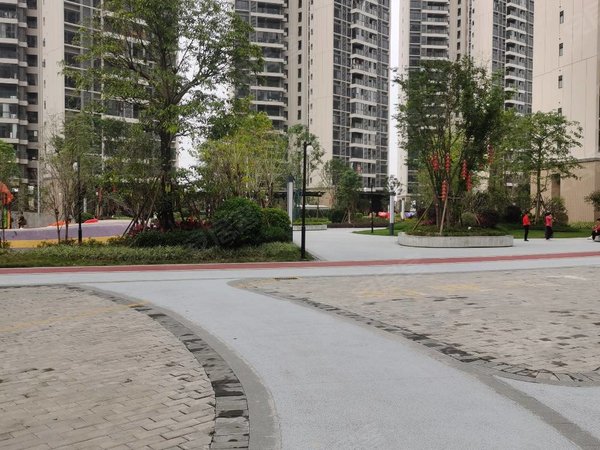 广州番禺石楼智联汽车小镇智联花园两房出租  1800  看房方便  抢手