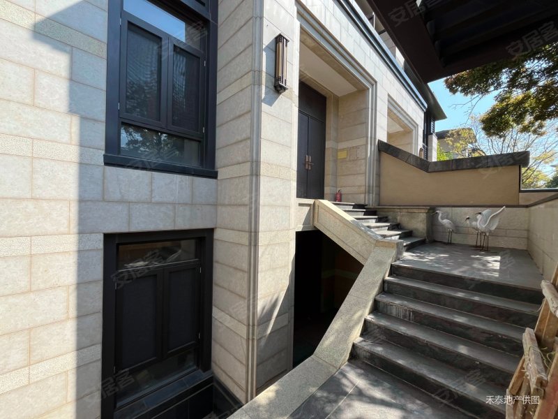 滇池路华夏天璟湾中心水景旁大双拼别墅精装修急售