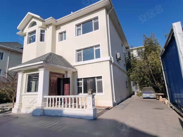 济南历城仲宫镇加州花园独栋精装别墅,中央空调,燃气开户,拎包即住