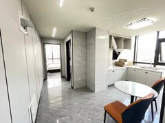 荣盛公寓 2房 精装修 全新装修 2300包物业 地铁口