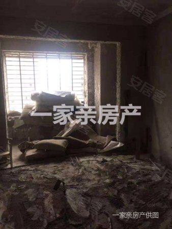 万达广场一期高层毛坯95平送水电装修仅售81