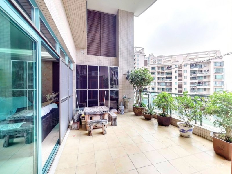 即将走掉 香域中央花园 南北通客厅正出阳台 四房带子母车位