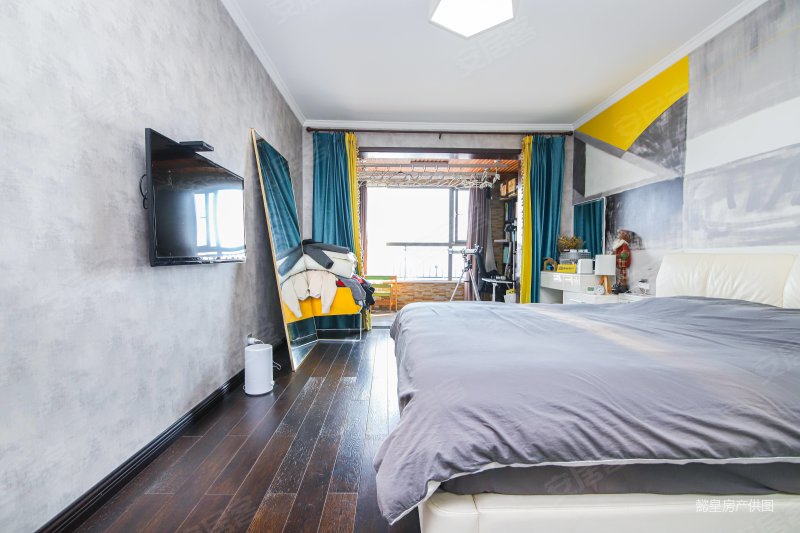 业主直降15w 四院长申附近 地铁口 精装四室 出行方便,凌宇犀地二手房