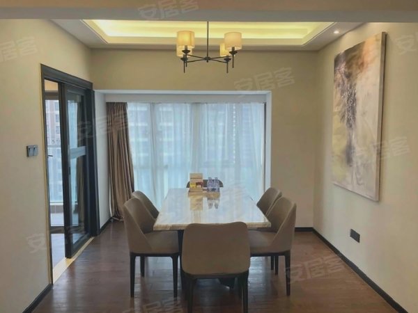 深圳龙华民治润达圆庭超值优惠! 润达圆庭 5室,装修不错,有家具的!