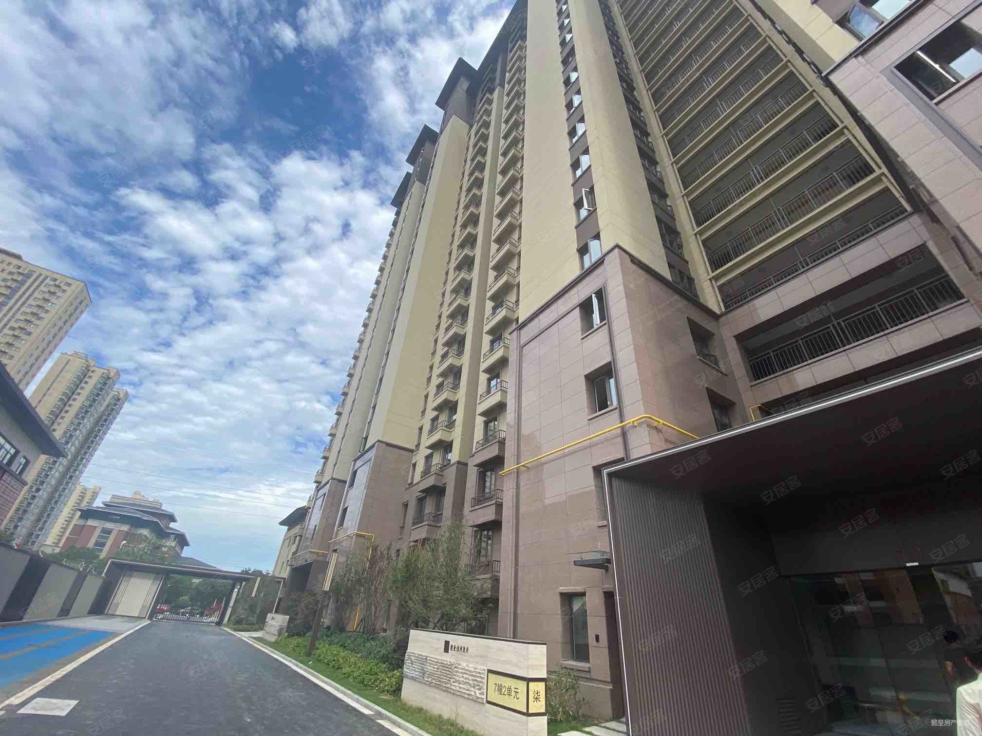 南北通透3室2厅建业滨河珑府