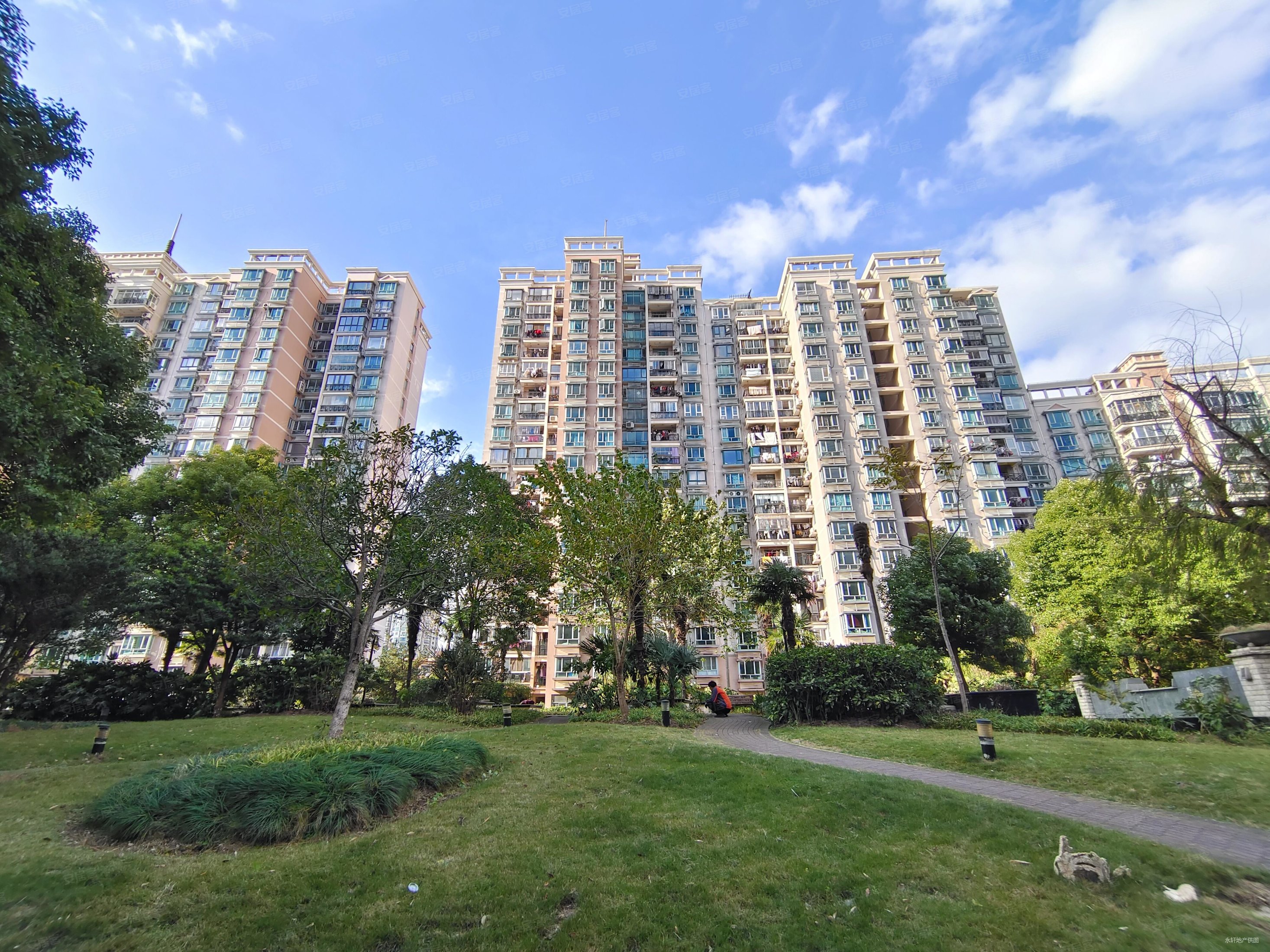 急售房龙阳路板块万邦都市花园电梯高层两房降价120w