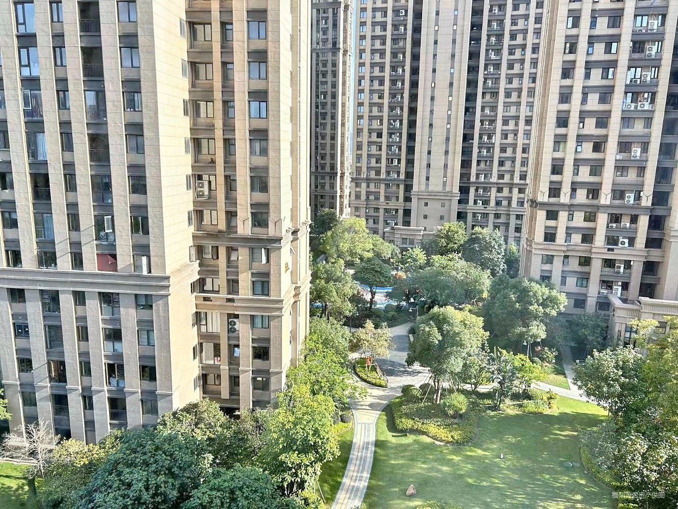 泰禾红誉二期3室2厅3卫114㎡东255万