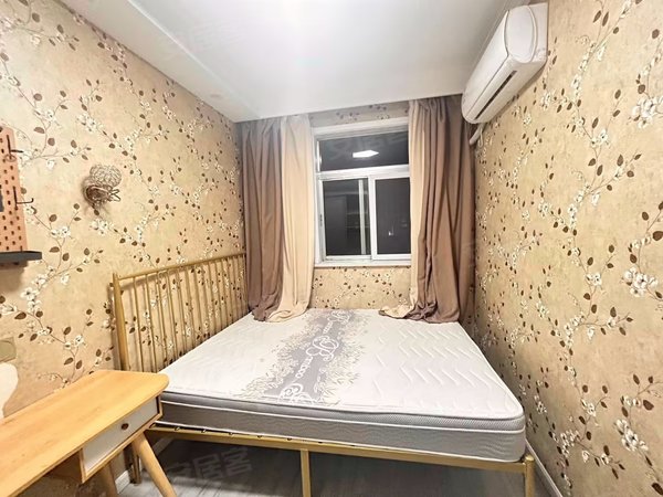 上海浦东金杨新村香山新村东南街坊914号线蓝天路,精装两室一厅,健身楼层,采光佳,南北通透出租房源真实图片