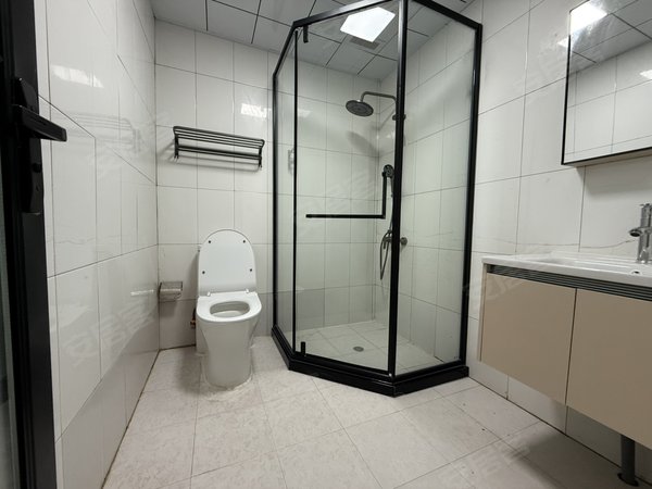 金华东阳城东南市路103号楼南市路 双岘路 建澜小学附近 各种户型齐全 领包入住出租房源真实图片