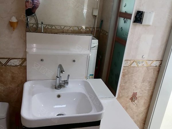 包头昆都仑丰盈道京奥港花园(商住楼)新上帝景精装南向公寓，光线充足带空调，可月付，拎包入住，实景出租房源真实图片