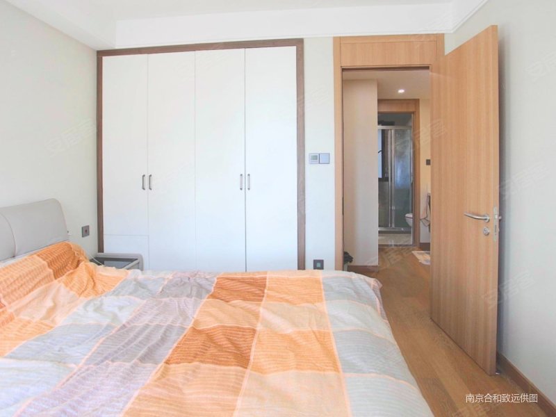 临地铁 中间楼层采光好 次新小区 有电梯 装修好,万科城香樟苑二手房