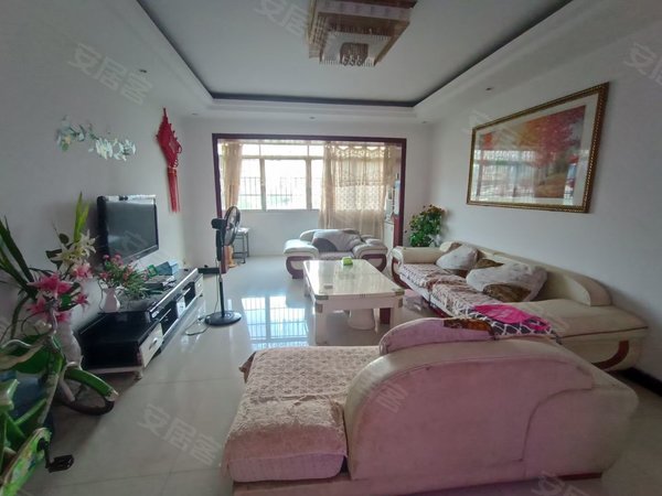 萍乡安源安源城区萍安小区凤凰天城天虹旁边，4楼3房，家电齐全，停车方便，只租800出租房源真实图片