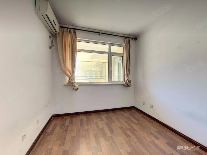 千禧龙花园新上好房 业主急售 满五   套三双卫 有车位