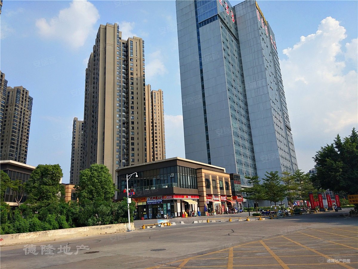 陈村绿地国际花都精装两房两厅一卫室内保养好低于市场价