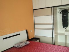 沂南城区第二实验小学环球逸品南区一楼两室两厅家具家电齐全双气带车位储年租一万五出租房源真实图片