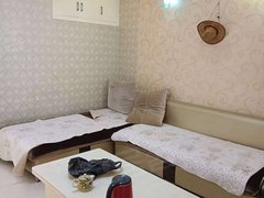 宁阳文庙街道文庙四中对面 府东小区 精装好房 家具家电 停车位充足 租金便宜出租房源真实图片