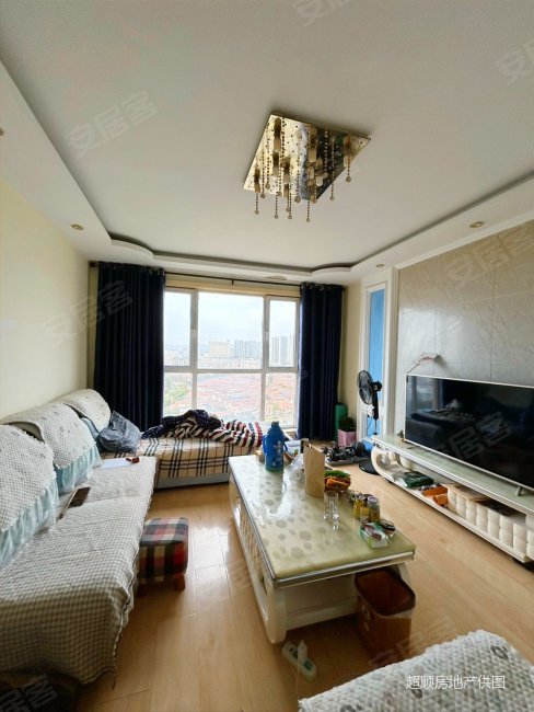 华林国际公馆 精装套三,顶层带平台,电梯房 高楼层采光充足