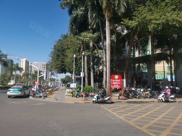 南宁西乡塘大学东路瑞士花园小区环境,民用水电,地铁口,钥匙在手!