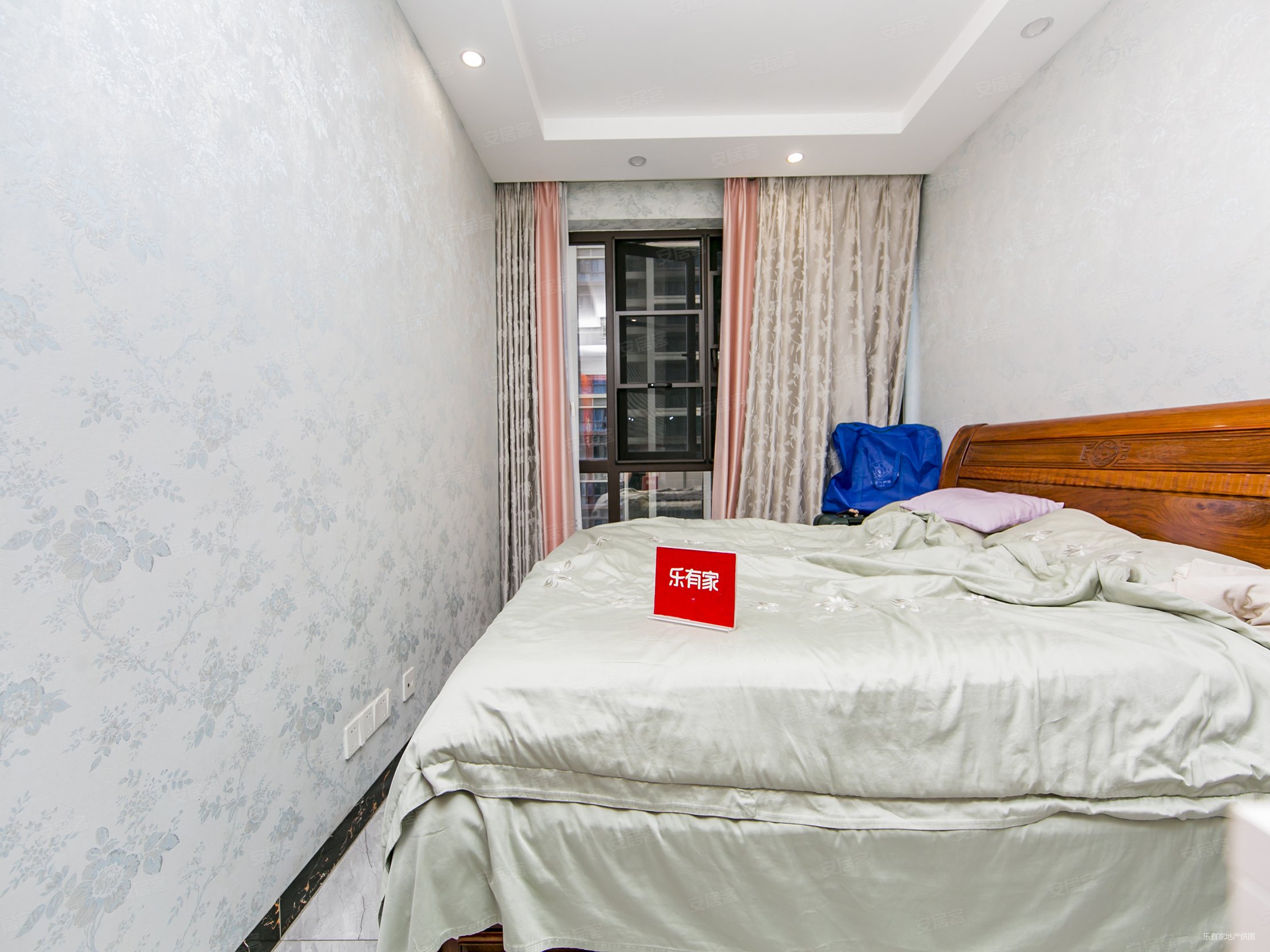 龙华购房版本答案,金亨利二期四房,业主诚心出售,看房方便,金亨利瑜璟