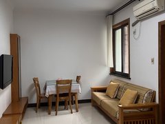 绍兴诸暨诸暨市区C行知小学边上，靠近万风商圈，凤山小区2楼，2室1卫出租房源真实图片