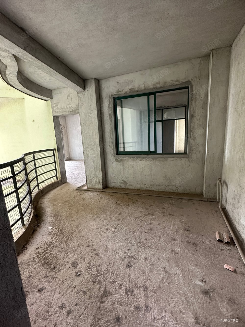 万隆小区电梯毛坯四房两厅两卫三阳台58万