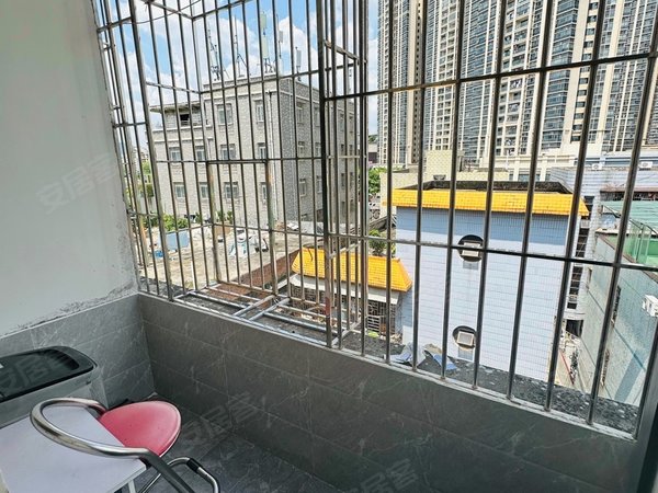 深圳龙岗坪地坪地街道河背村房东直 租坪地坪洲百货丁山河畔,创城附近