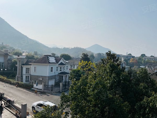 杭州富阳银湖秀水山庄地铁口秀水山庄独栋别墅地势高视野开阔可做摄影