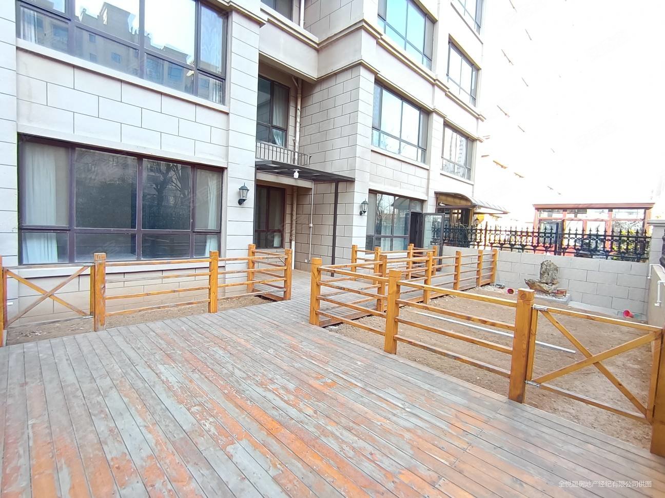 花园洋房带院子 有车位配 新房未住 南北通透大四室 证超急售,诺德