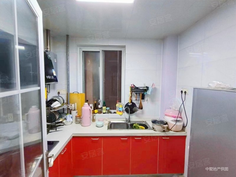 金大地翡翠公馆 南北通透 临地铁 刚需小三居 购物方便