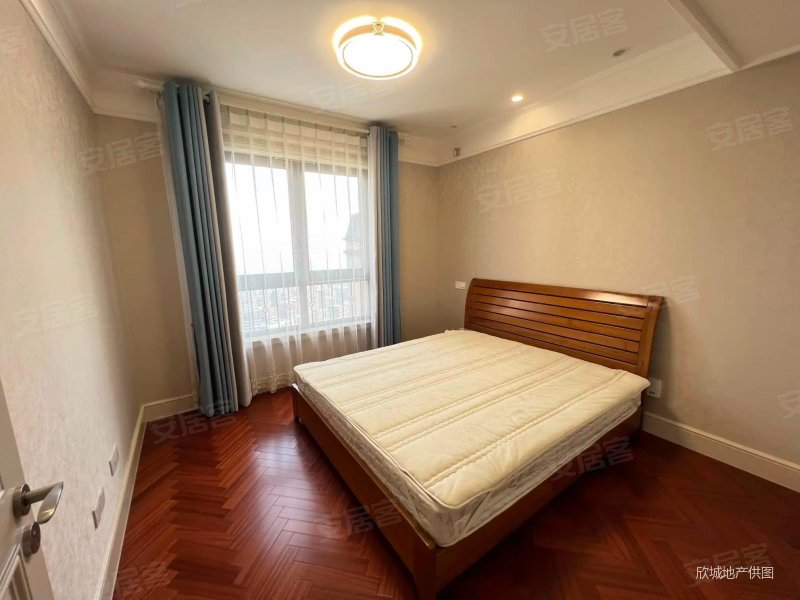 华润悦府237户型次顶楼 东边户  保养好  有钥匙  可谈
