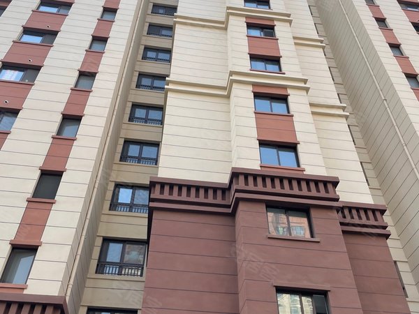 济南历城将军路观山樾府景荷苑鹊华集团齐鲁珠宝城观山樾府小两室电梯