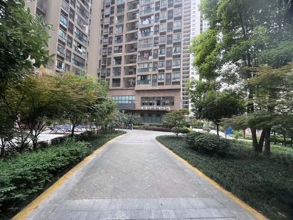 北城华府大两房,房子成色新,配套齐全,干净卫生,拎包即可入住