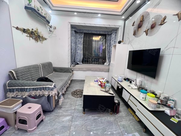 【多图】熙龙大厦,人民南租房,近口岸 过道地铁口 交通便利 商圈成熟