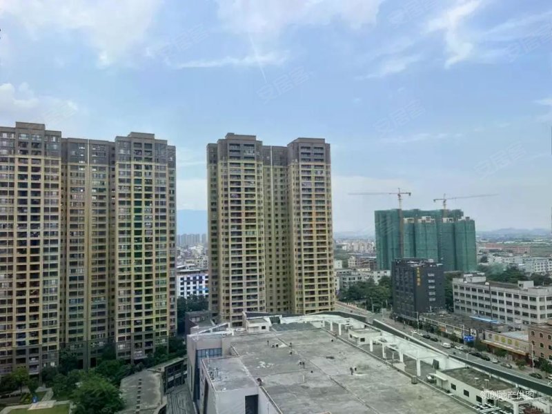 信鸿广场3室2厅2卫97.84㎡南76万