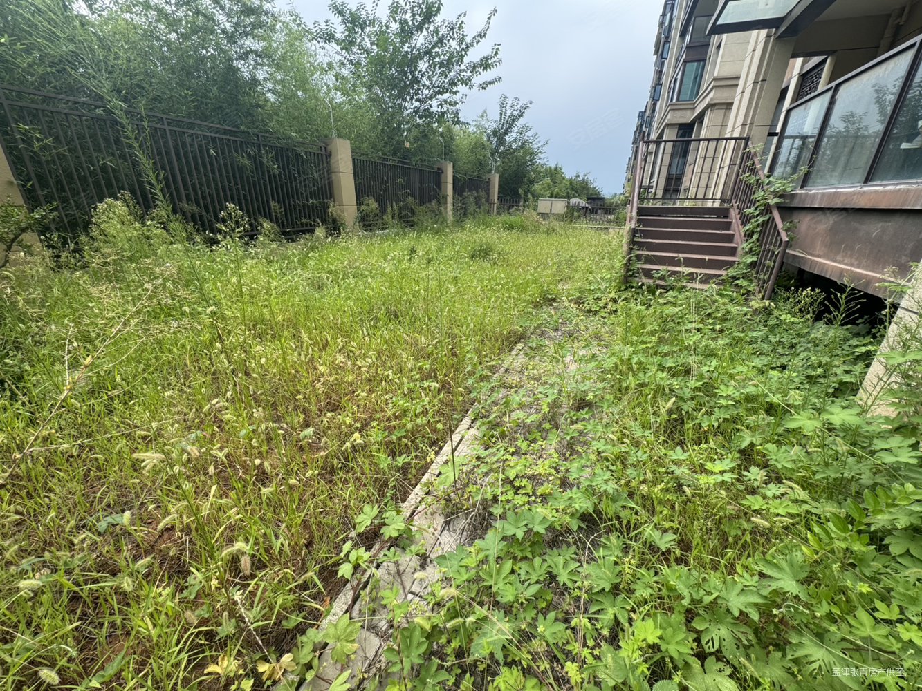 东方今典东方府6室3厅3卫144.53㎡南北120万