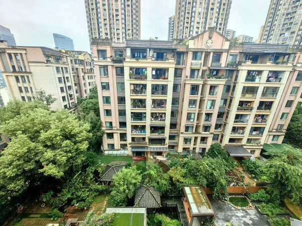 重庆渝北照母山约克郡阅林洋房约克郡精装洋房 地铁口 全屋地暖中央