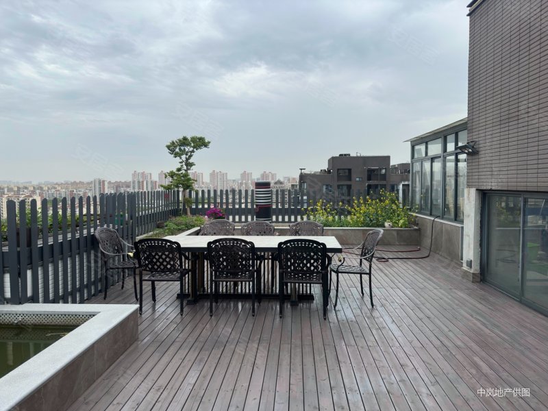 中大九里德3层复式,挑空大客厅,钥匙看房!