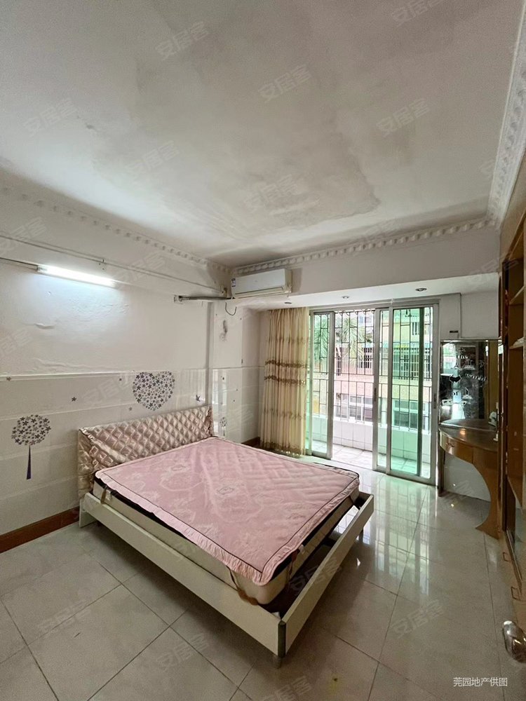 东城 富怡花园 低层两房 小区管理 可入户 有平台