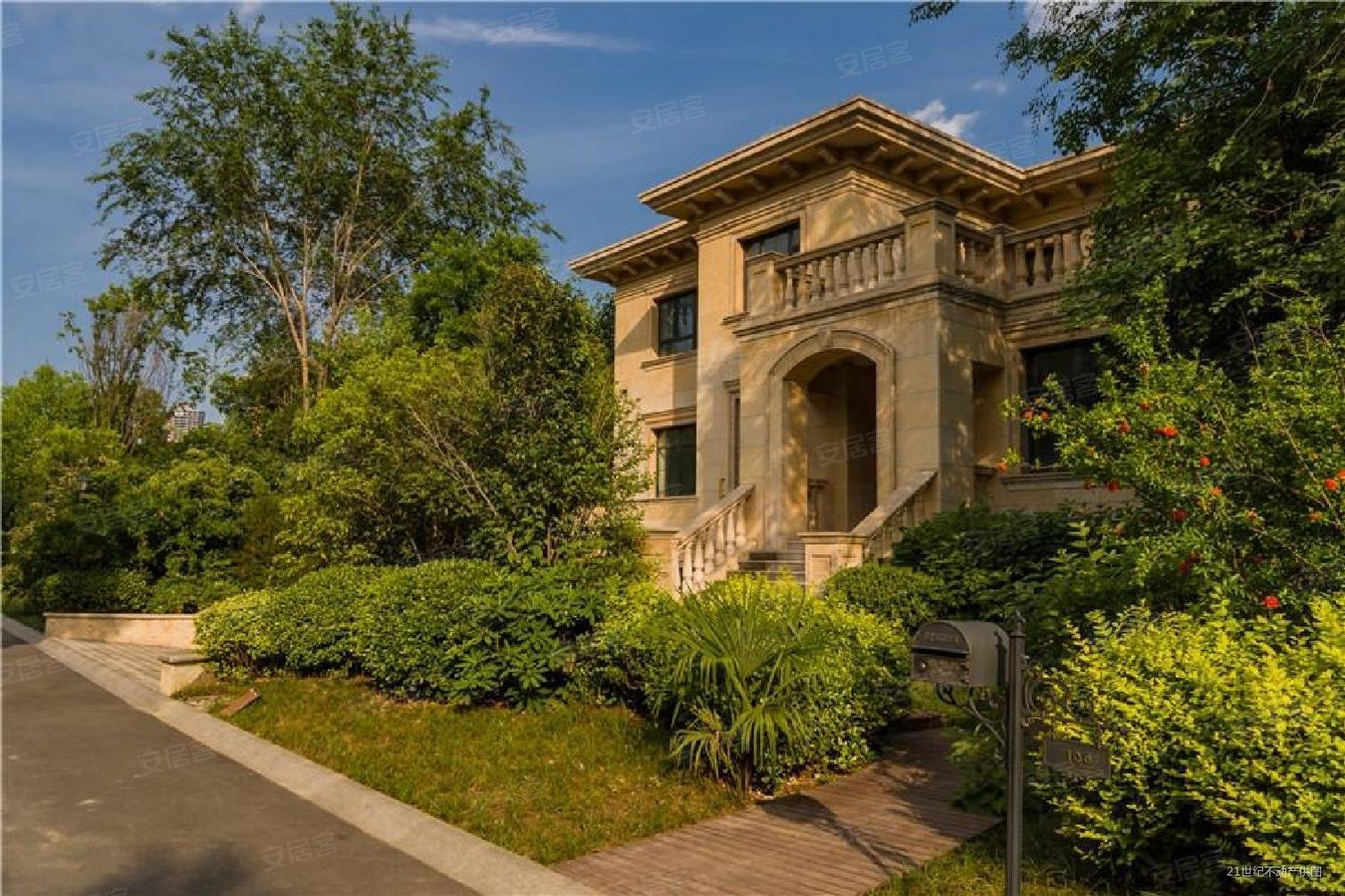 国宝一期联排边户带100平花园地上3车位随时看房