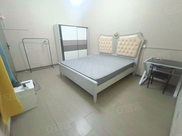 中医院老街步行街,万达广场国泰国贸华芳金陵酒店,张家港租房-苏州58