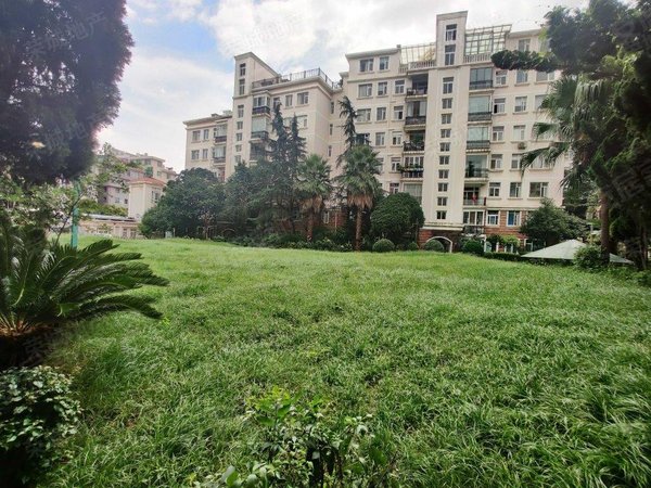 昆明西山滇池路片区绿景花园南亚地铁美食城旁 绿景花园板房 南北通透