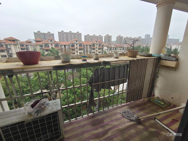 保集半岛1期3室2厅2卫94㎡南100万