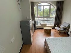 广州海珠江南西昌岗小区免押金 急急急租 南北通透 落地窗大阳台出租房源真实图片