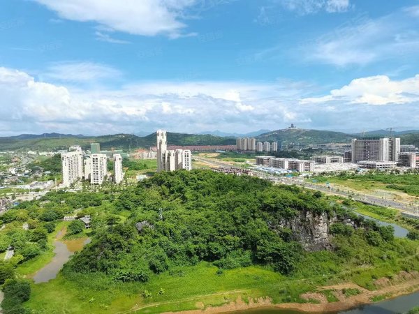 韶关武江惠民南路保利大都会保利中瑞花园广场旁边生活配套设施齐全