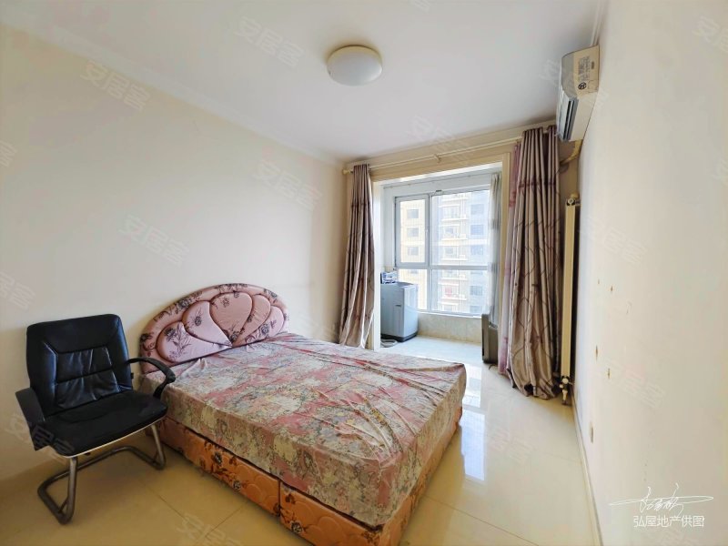 银丰花园 两梯两户 精装三叶草户型卫生间有窗户