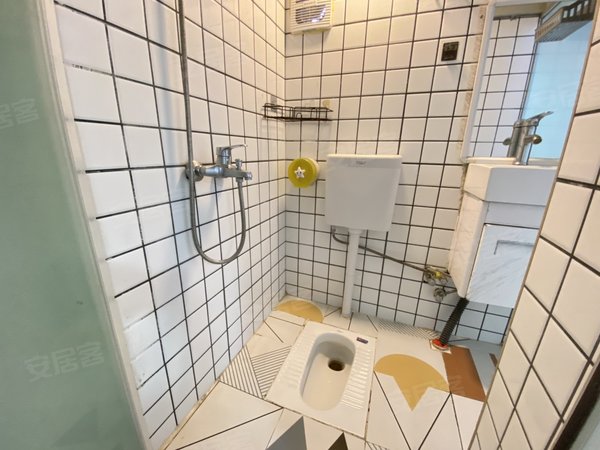 广州海珠广州大道南客村东大街自建房8号线海珠区客村鹭江 精装公寓