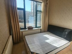 齐齐哈尔龙沙恒大影城年付，恒大翡翠华庭一楼45平米一室一厅精装修带家具家电出租房源真实图片