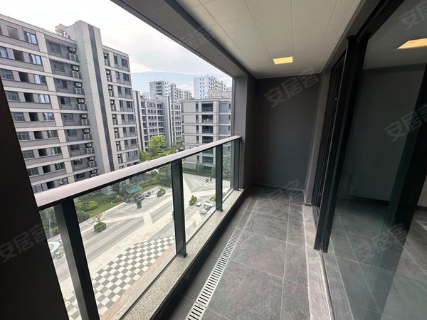 杭州上城笕桥金隅春棠澜府城东新城4号线300多米 精装三房二厅二卫