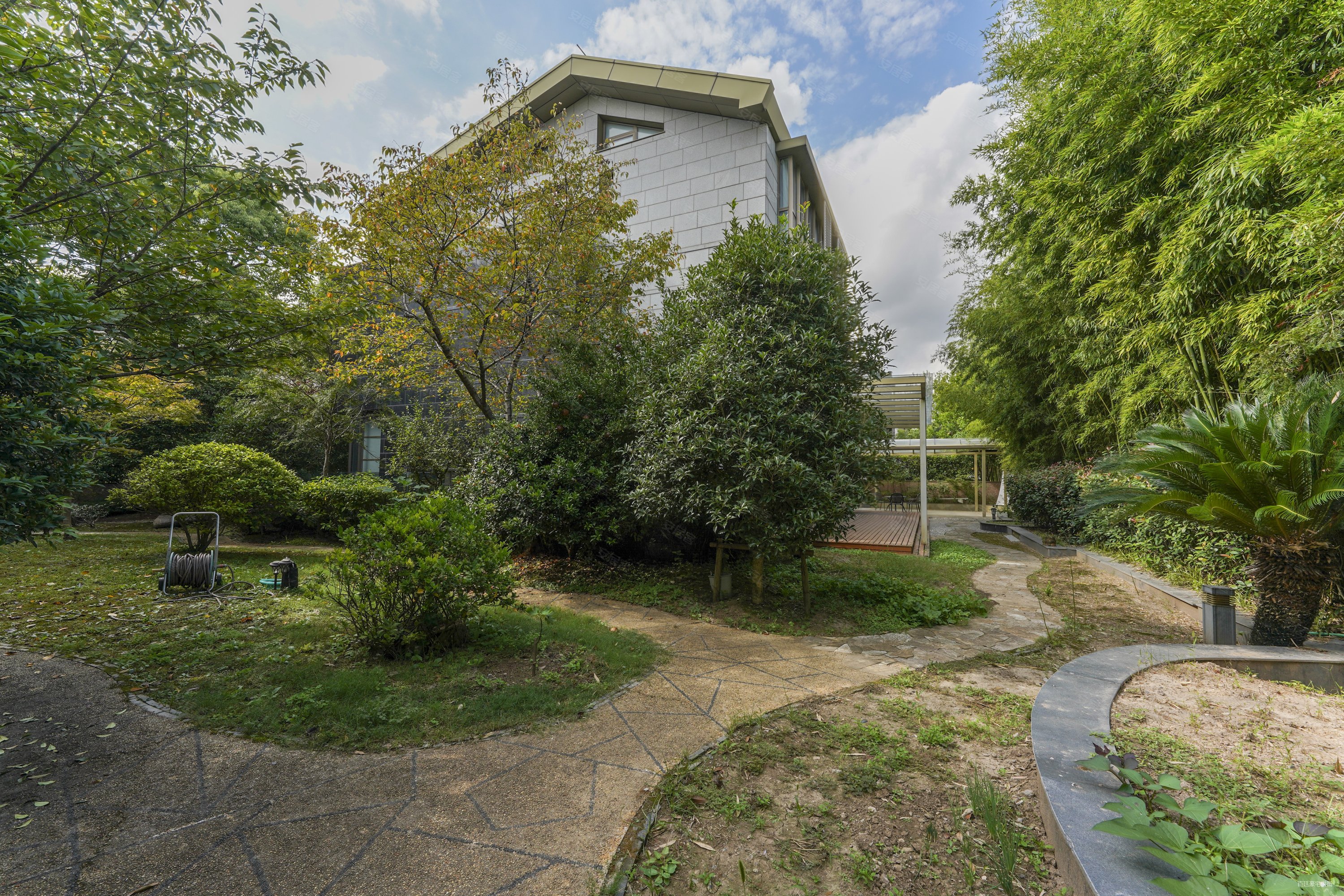 汤臣湖庭花园(二三期)5室3厅6卫573.89㎡南7800万