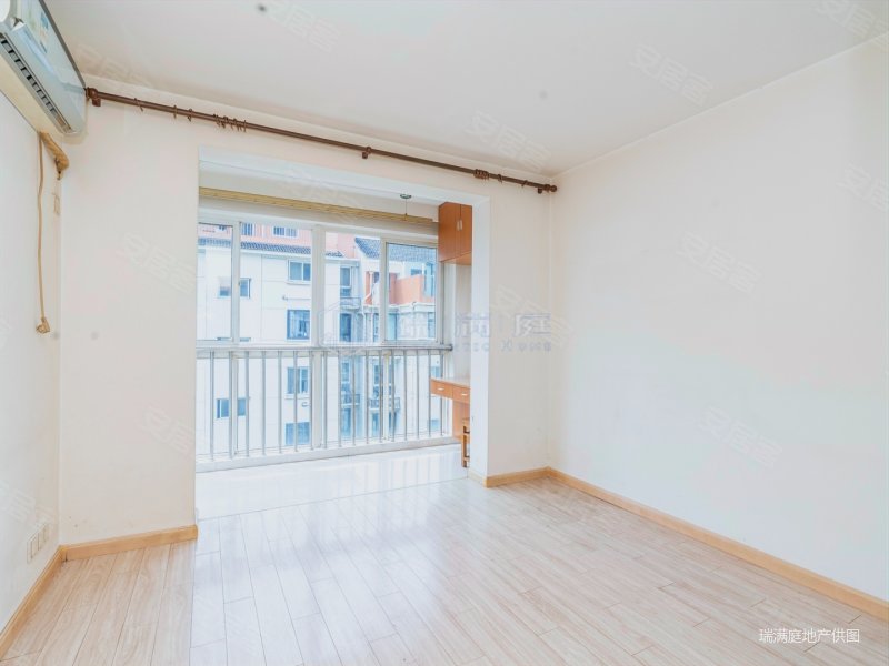 怡水嘉园 地铁口 中间楼层 双南户型 采光无遮挡